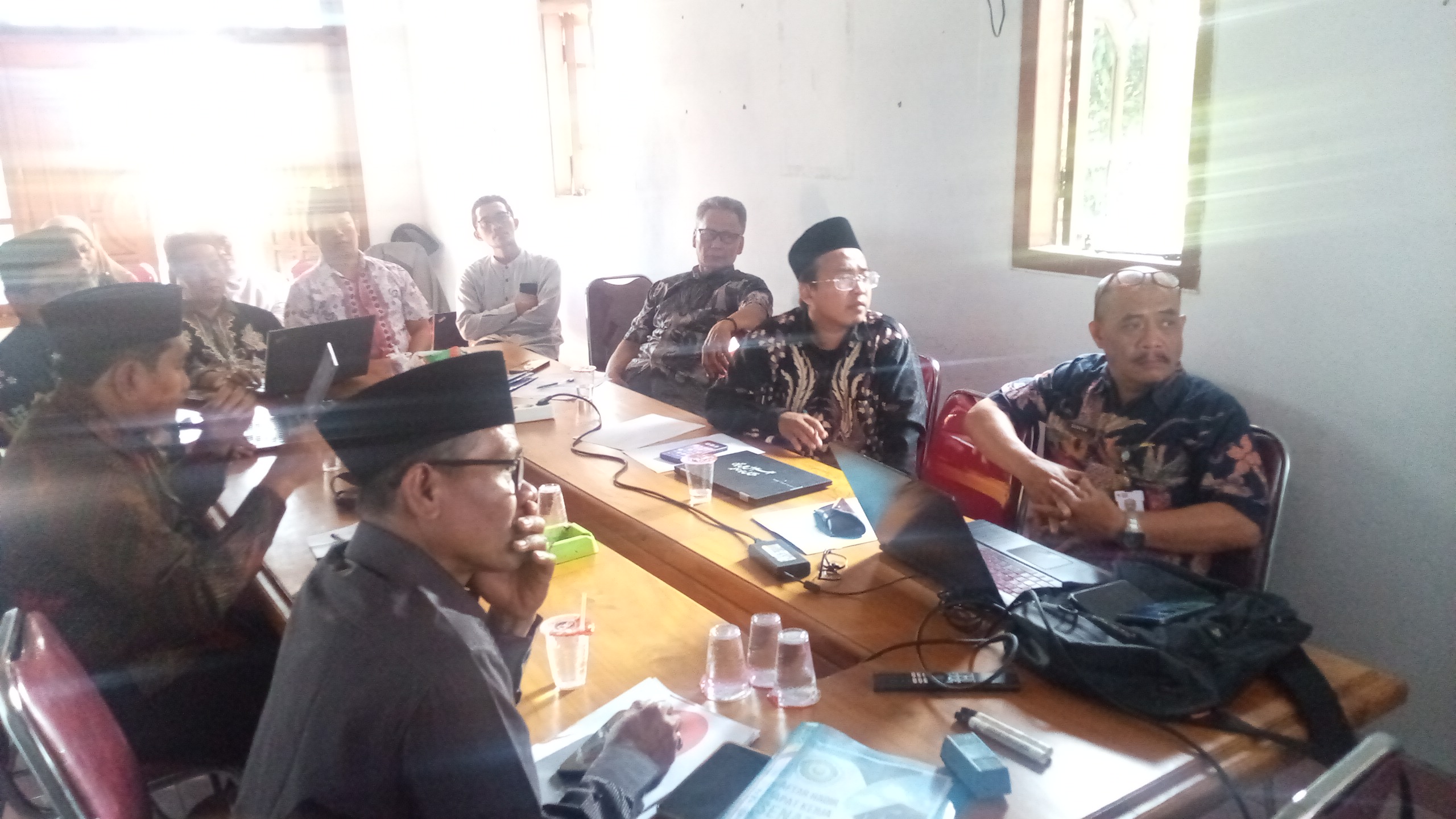 INSA Lamongan Gelar Rapat Bersama Rektor, Wakil Rektor II, Dekan Fakultas Syariah, dan Ka. LP2M